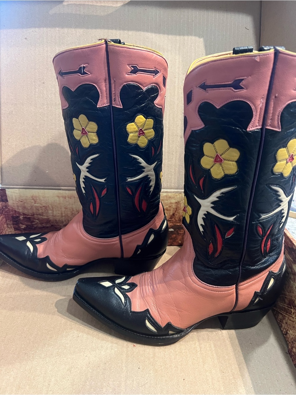 Old Gringo Golondrina Vintage/Retired Pink and Black Leather Showstopper Boots - Picture 2 of 7